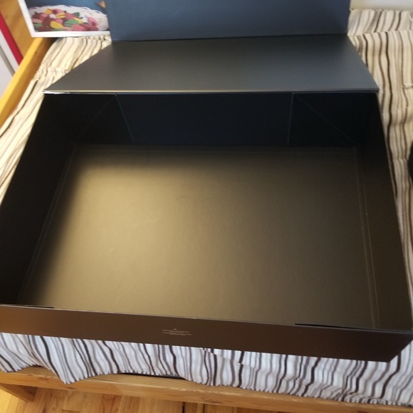 Canada Goose Gift Box - Picture 2 of 4